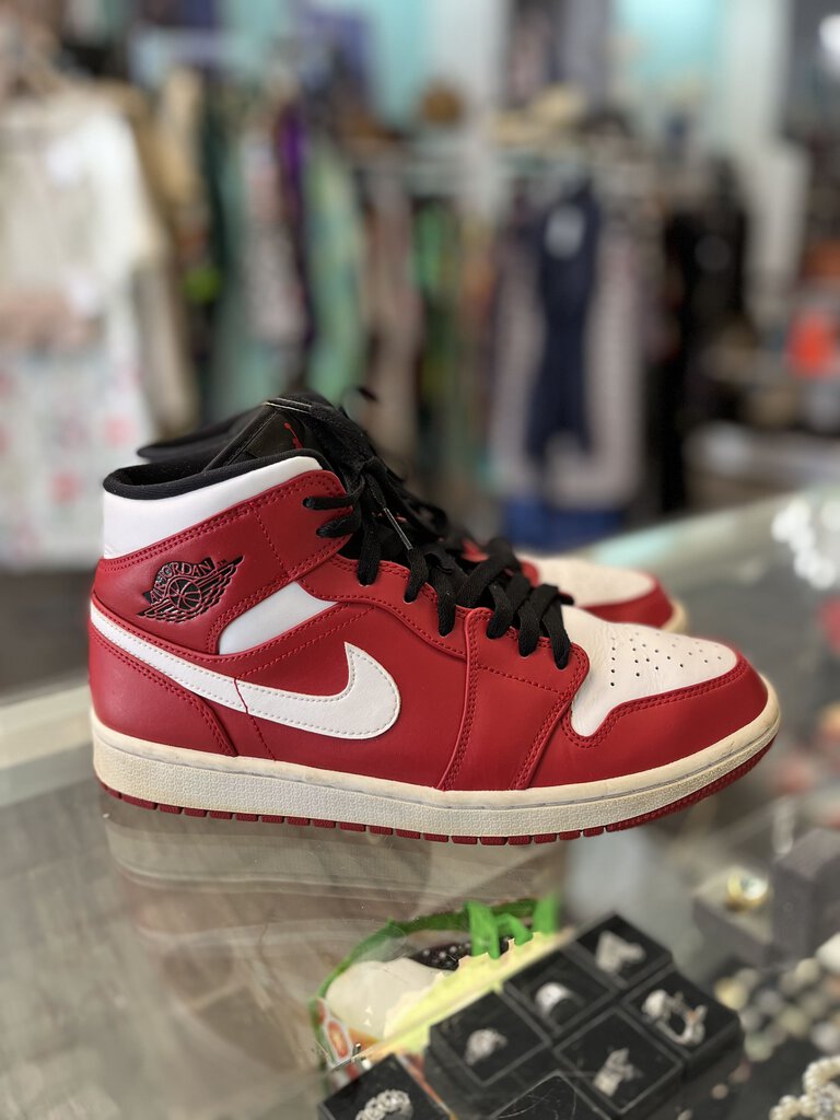 Air Jordan 1 Mid Gym Red Chicago White Red Size 9 Luxury Market Consignment Boutique