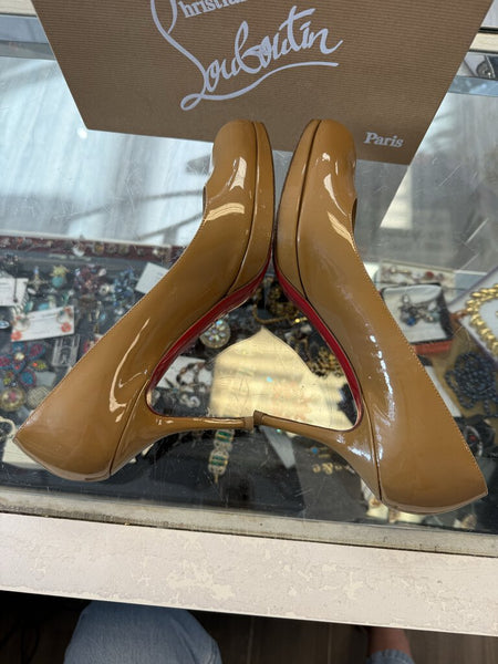 Christian Louboutin Prorata 90 Patent Calf Leather in Camel Size 41